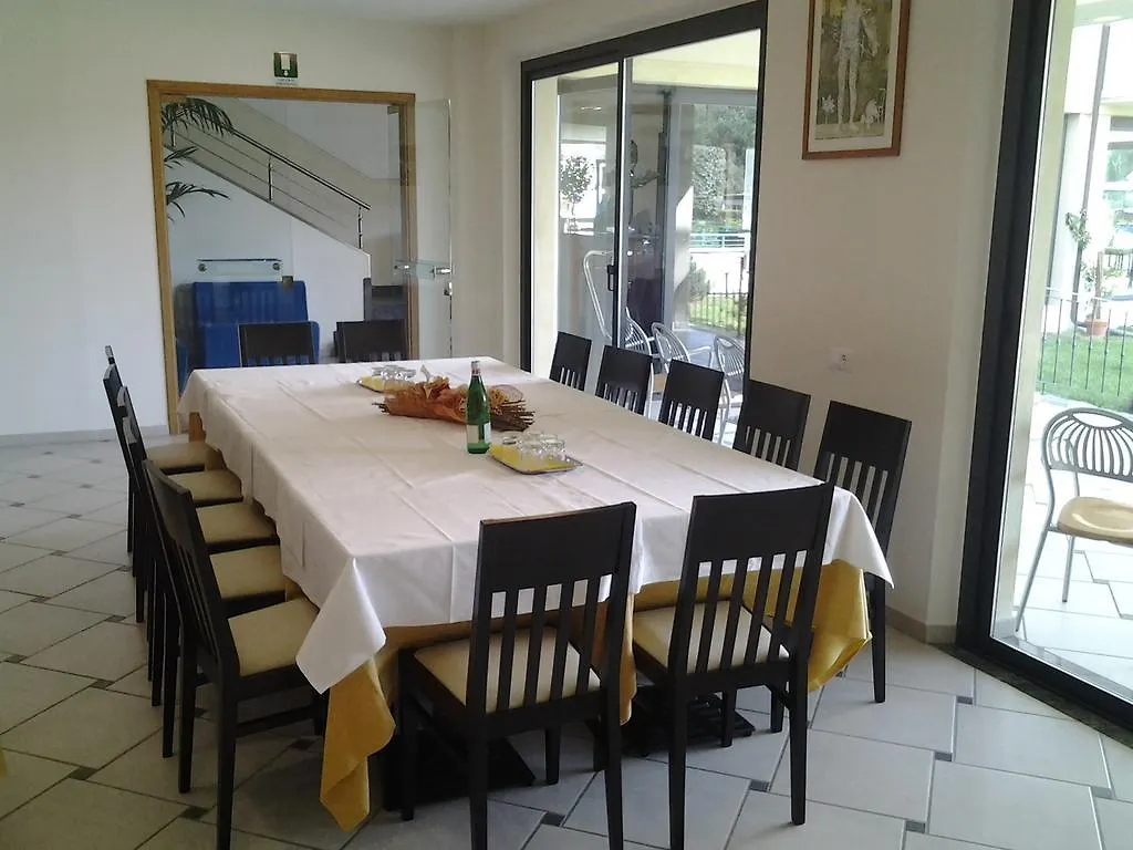 Hotel Flora Marina Di Bibbona