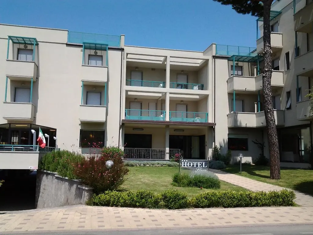 Hotel Flora Marina Di Bibbona