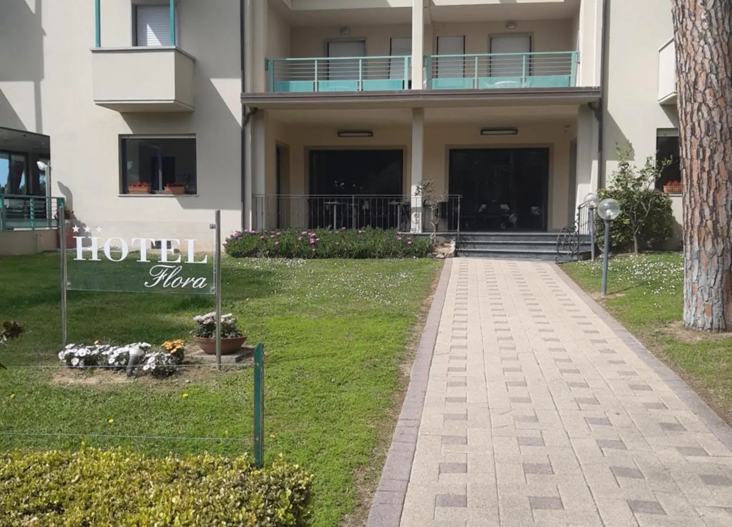 Hotel Flora Marina Di Bibbona
