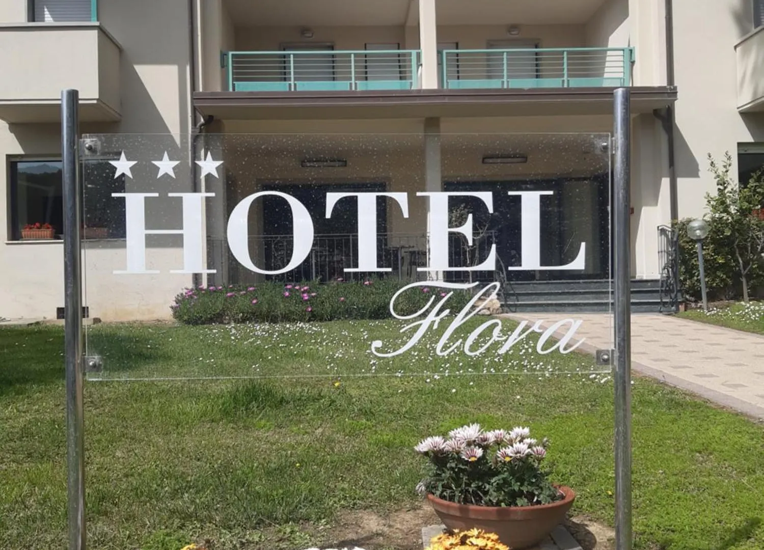 Hotel Flora Marina Di Bibbona