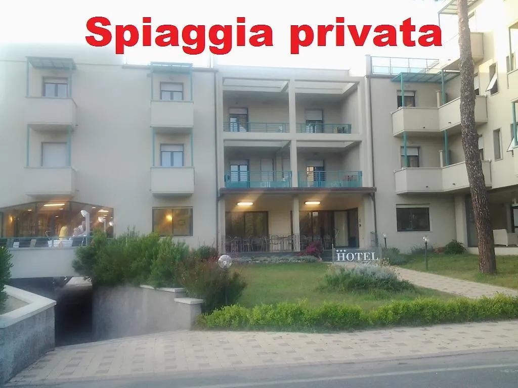 Hotel Flora Marina Di Bibbona 3*,