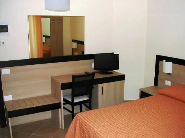 Hotel Flora Marina Di Bibbona